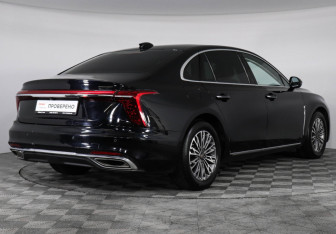 Подержанный автомобиль Hongqi H5 2024 года (5 фото)