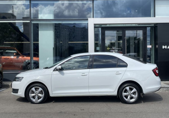 Подержанный автомобиль Skoda Rapid Liftback 2020 года (8 фото)