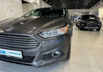 Подержанный автомобиль Ford Fusion (North America) 2015 года (9 фото)
