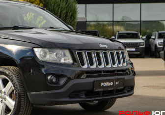 Подержанный автомобиль Jeep Compass 2012 года (18 фото)