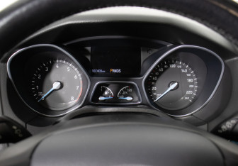 Подержанный автомобиль Ford Focus Hatchback 2016 года (12 фото)