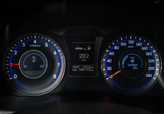 Подержанный автомобиль Hyundai i40 Sedan 2013 года (12 фото)