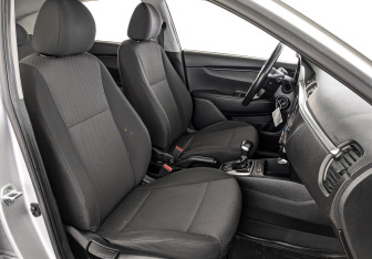 Подержанный автомобиль Kia Rio Hatchback 2021 года (23 фото)