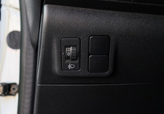 Подержанный автомобиль Peugeot 301 2016 года (13 фото)