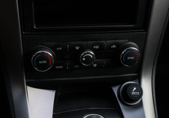 Подержанный автомобиль Chevrolet Captiva 2014 года (18 фото)