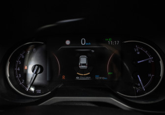 Подержанный автомобиль Toyota RAV4 2020 года (12 фото)