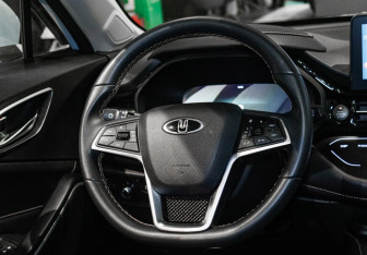 Подержанный автомобиль Москвич 3 2024 года (11 фото)