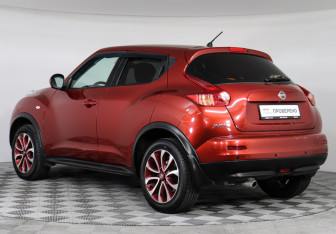 Подержанный автомобиль Nissan Juke 2014 года (6 фото)