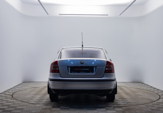 Подержанный автомобиль Skoda Octavia Liftback 2008 года (6 фото)
