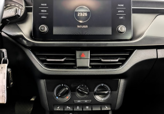 Подержанный автомобиль Skoda Rapid Liftback 2020 года (15 фото)