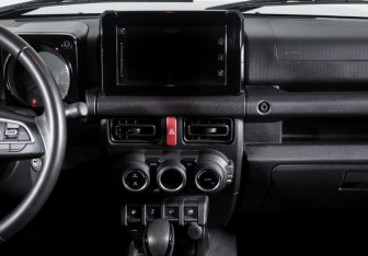 Подержанный автомобиль Suzuki Jimny 2020 года (13 фото)