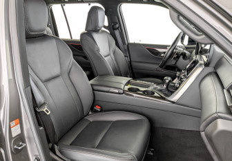 Подержанный автомобиль Lexus LX 2024 года (24 фото)