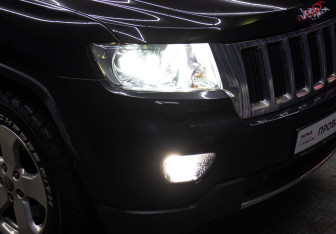 Подержанный автомобиль Jeep Grand Cherokee 2012 года (26 фото)