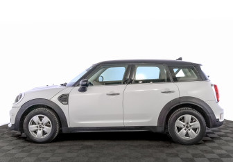 Подержанный автомобиль MINI Countryman 2018 года (8 фото)