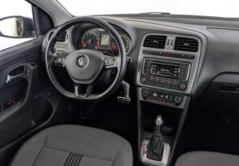 Подержанный автомобиль Volkswagen Polo Sedan 2016 года (28 фото)