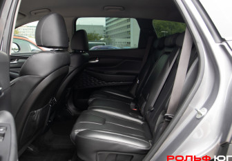 Подержанный автомобиль Hyundai Santa Fe 2020 года (8 фото)