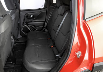 Подержанный автомобиль Jeep Renegade 2018 года (18 фото)