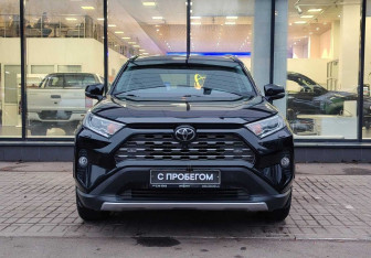 Подержанный автомобиль Toyota RAV4 2021 года (2 фото)