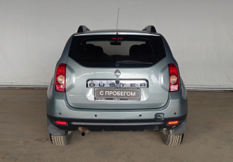 Подержанный автомобиль Renault Duster 2012 года (6 фото)