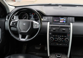 Подержанный автомобиль Land Rover Discovery Sport 2019 года (10 фото)