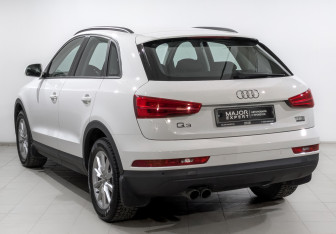 Подержанный автомобиль Audi Q3 2015 года (7 фото)