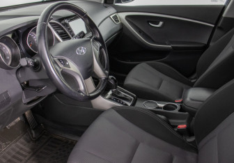 Подержанный автомобиль Hyundai i30 Hatchback 2013 года (10 фото)