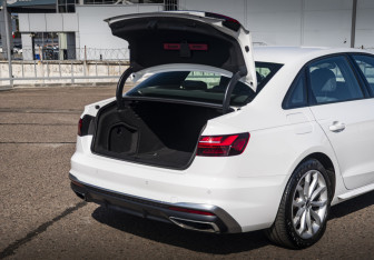 Подержанный автомобиль Audi A4 Sedan 2020 года (17 фото)