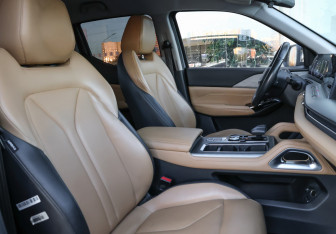 Подержанный автомобиль Changan Hunter Plus 2023 года (11 фото)