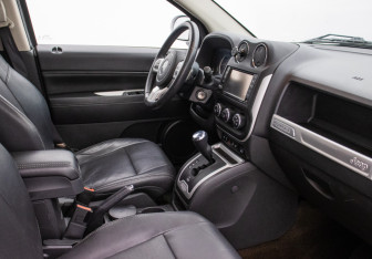 Подержанный автомобиль Jeep Compass 2013 года (9 фото)