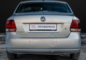 Подержанный автомобиль Volkswagen Polo Sedan 2011 года (6 фото)