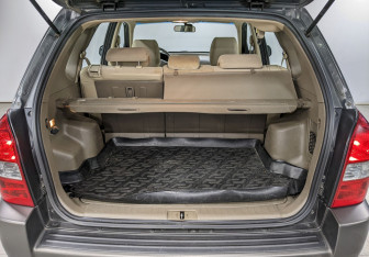 Подержанный автомобиль Hyundai Tucson 2008 года (10 фото)