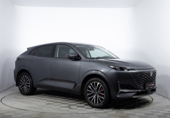 Подержанный автомобиль Changan UNI-K 2023 года (3 фото)