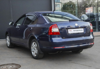 Подержанный автомобиль Skoda Octavia Liftback 2008 года (7 фото)