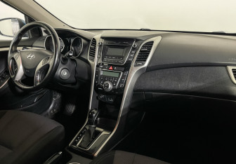 Подержанный автомобиль Hyundai i30 Hatchback 2013 года (9 фото)