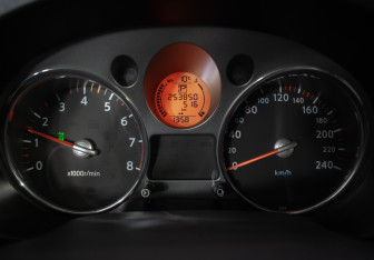 Подержанный автомобиль Nissan X-Trail 2008 года (12 фото)