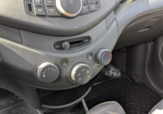 Подержанный автомобиль Chevrolet Spark 2012 года (25 фото)