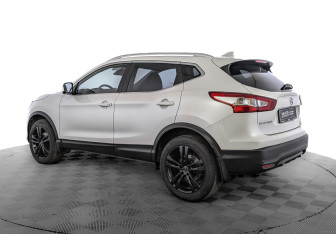 Подержанный автомобиль Nissan Qashqai 2018 года (7 фото)