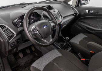 Подержанный автомобиль Ford EcoSport 2017 года (9 фото)