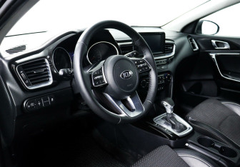 Подержанный автомобиль Kia Ceed Hatchback 2020 года (10 фото)