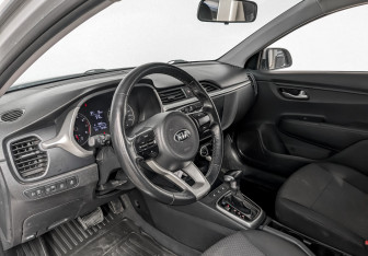 Подержанный автомобиль Kia Rio Hatchback 2021 года (16 фото)
