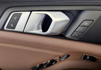 Подержанный автомобиль BMW X5 2020 года (22 фото)