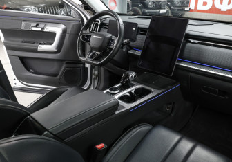 Подержанный автомобиль Jaecoo J7 2023 года (12 фото)