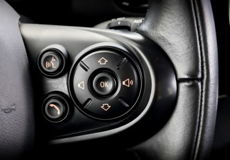 Подержанный автомобиль MINI Countryman 2021 года (29 фото)