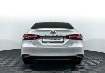 Подержанный автомобиль Toyota Camry Sedan 2020 года (6 фото)