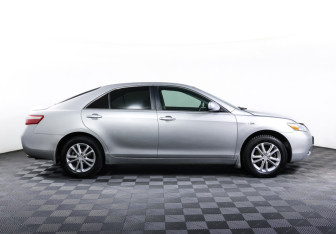 Подержанный автомобиль Toyota Camry Sedan 2008 года (4 фото)