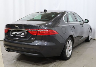 Подержанный автомобиль Jaguar XF Sedan 2019 года (4 фото)