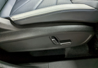 Подержанный автомобиль Geely Atlas 2024 года (22 фото)