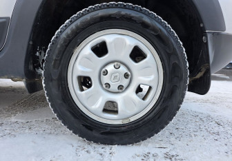 Подержанный автомобиль Renault Duster 2012 года (17 фото)