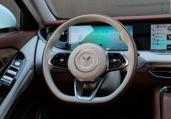 Подержанный автомобиль Voyah Free 2023 года (15 фото)