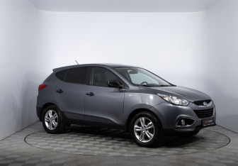 Подержанный автомобиль Hyundai ix35 2011 года (3 фото)